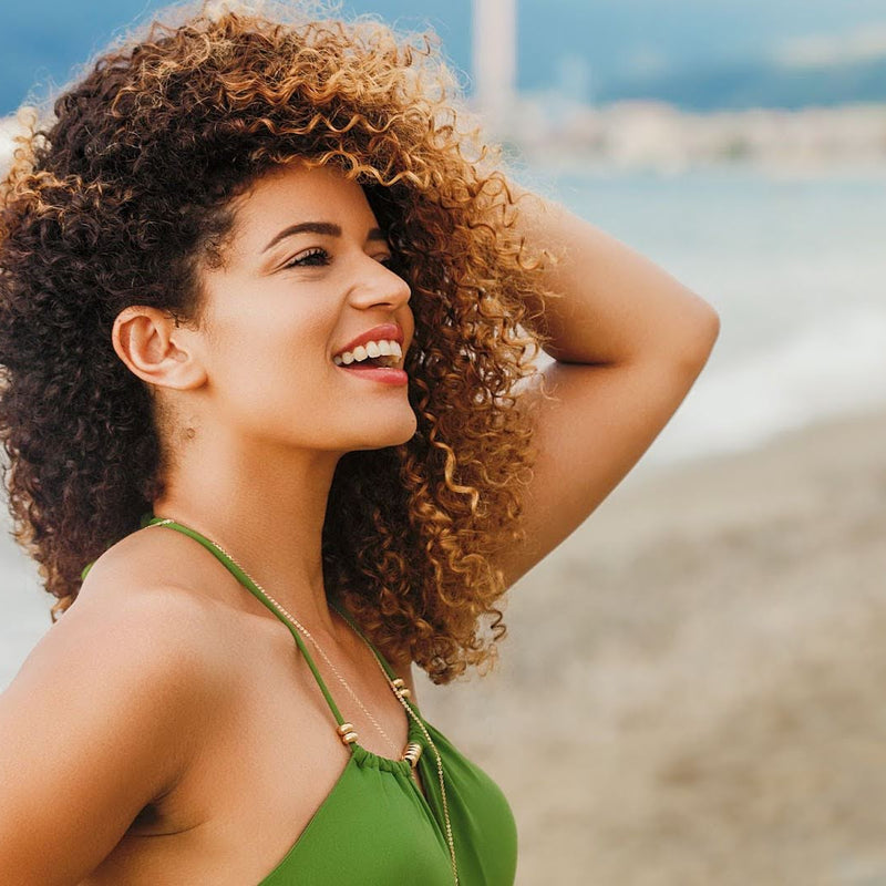 How to Battle Humidity with Hairspray